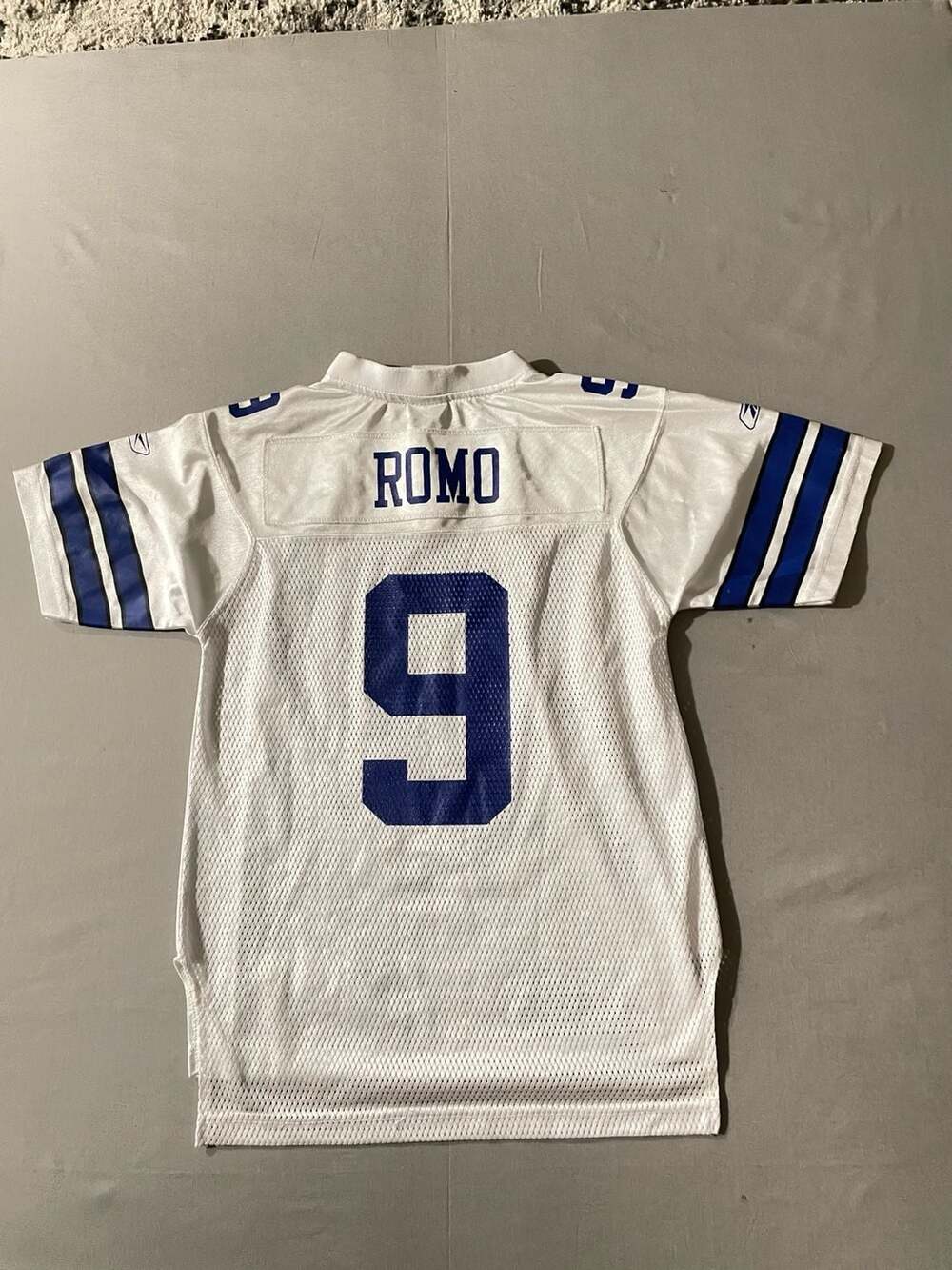 Reebok Youth Dallas Cowboys Tony Romo #9 White Jersey Size Medium 10-12 - Picture 8 of 9
